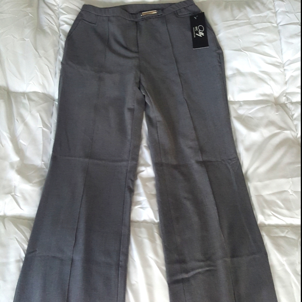 LAST REDUCTION BEFORE DONATION Career stretchy pants new with tag,grey,size 4, 6